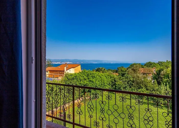 Apartment Roza, Sea View, Free Parking
